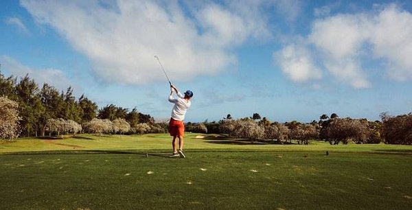 Comment débuter et progresser au golf ?