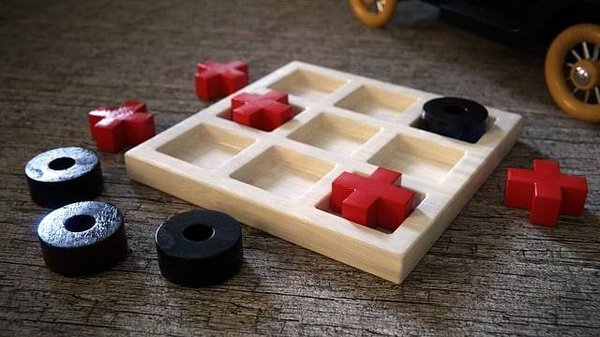 Comment choisir le jeu de société parfait adapté à son public et à son objectif ?